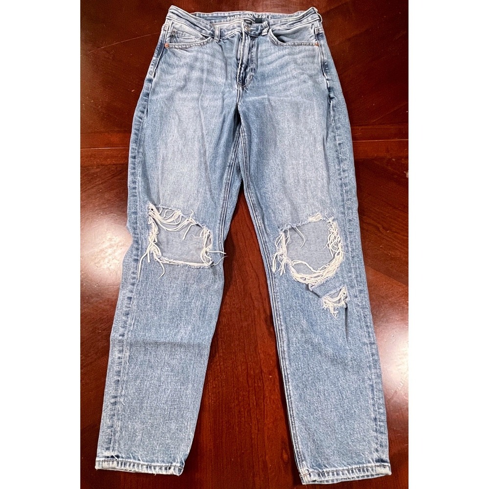 American Eagle Strigid Distressed Mom Jeans Womens 6 Reg Light Wash Denim GUC